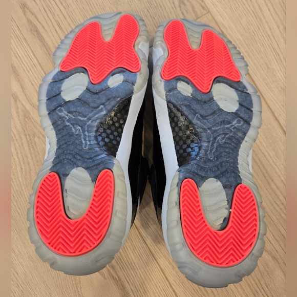 Jordan 11 Low "Infrared" - Picture 3 of 7